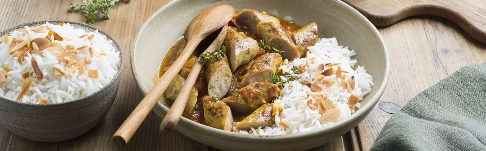 Rougail chipolatas, riz basmati, amandes